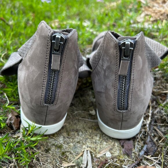 Eileen Fisher Viv Perforated Nubuck Wedge Sandals, size 8.5 - Picture 5 of 7